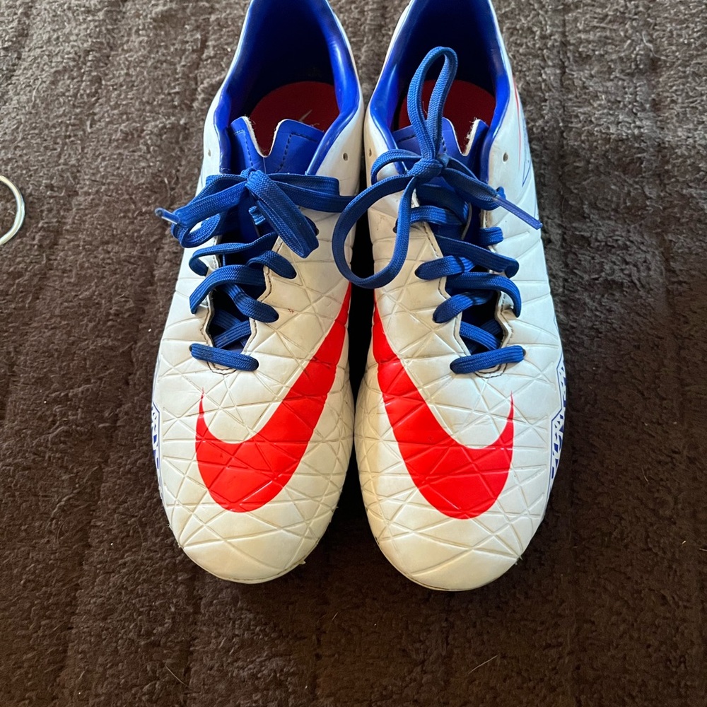 Nike cleats - Picture 2 of 4